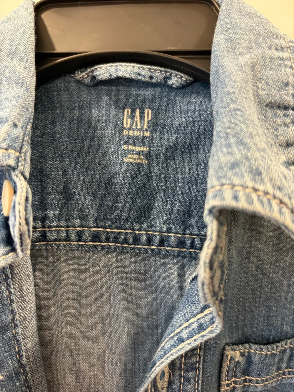 GAP Denim Button-Up Jacket size small kids , in Light Blue